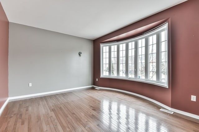 1649 Ballantrae Dr, Oshawa, L1K0B1 | Image 3