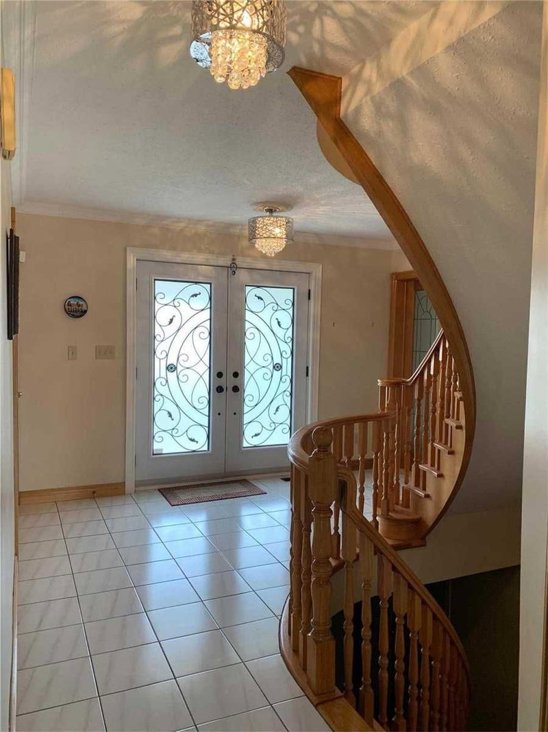 357 Powell Rd, Whitby, L1N2H5 | Image 3