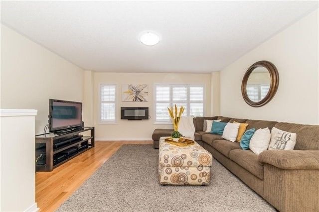 37 Magpie Way, Whitby, L1N0K7 | Image 3