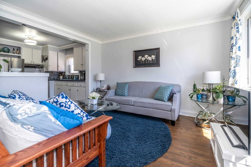 84 Clonmore Dr, Toronto, M1N1X8 | Image 2