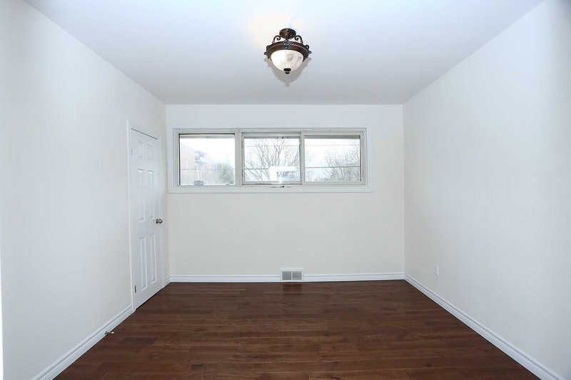 899 Glen St E, Oshawa, L1J3T9 | Image 3