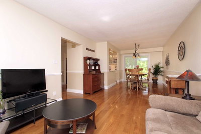 61 Springdale Crescent, Oshawa, Ontario image-0-1