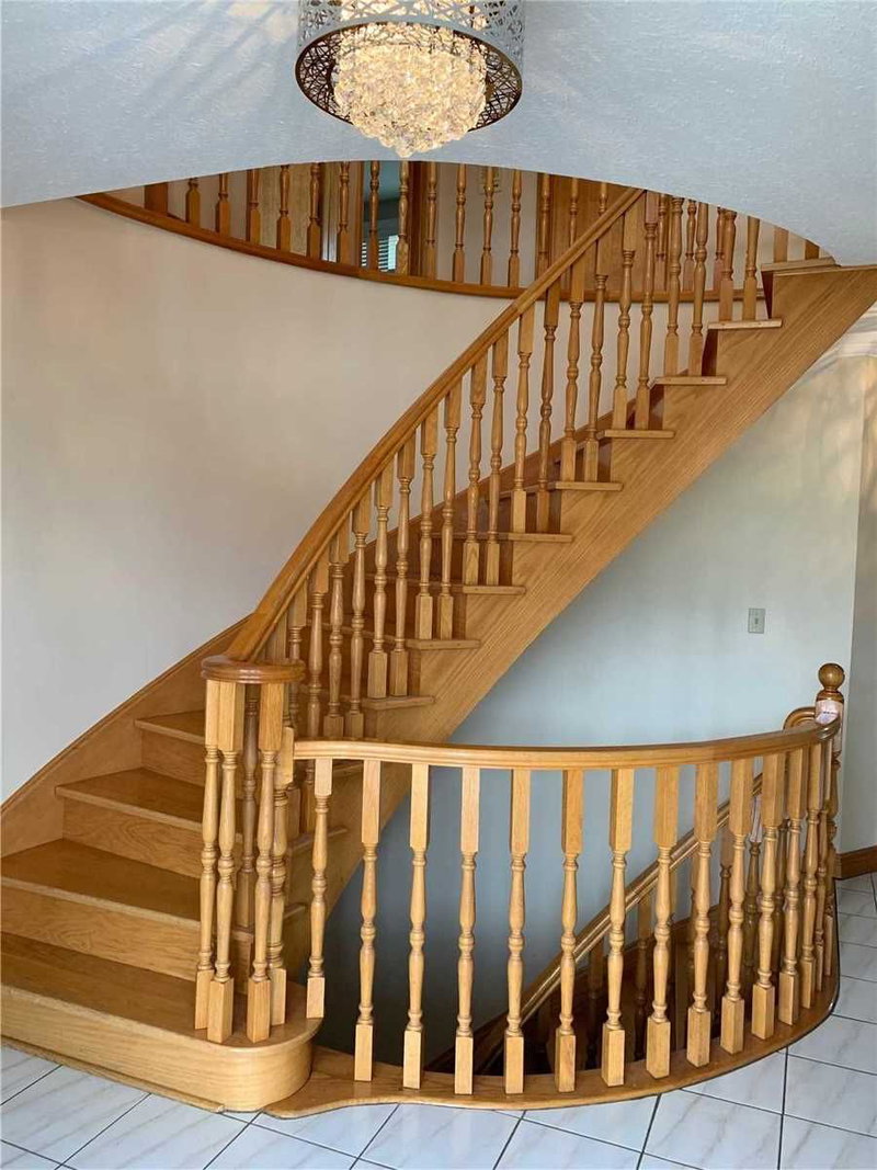 357 Powell Rd, Whitby, L1N2H5 | Image 3