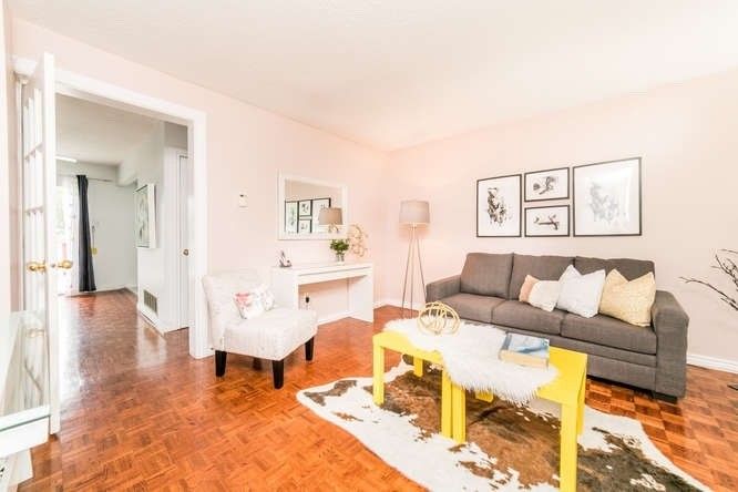 1312 Cherrydown Dr, Oshawa, L1H8C9 | Image 3