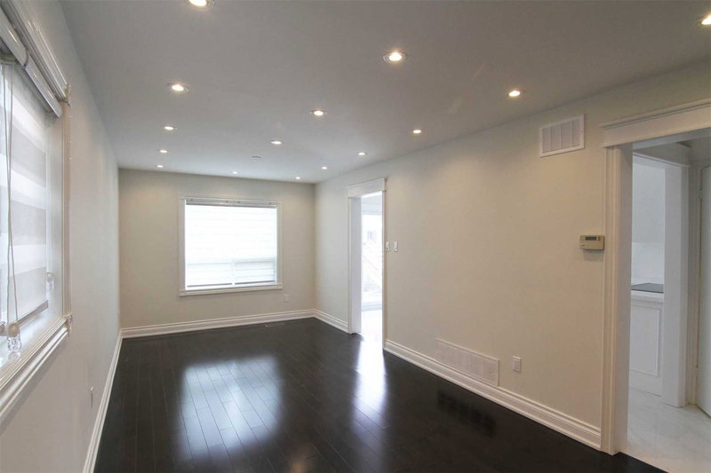 40 Alanbull Sq, Toronto, M1V4M1 | Image 2