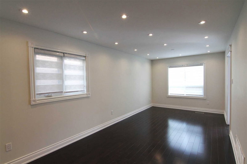 40 Alanbull Sq, Toronto, M1V4M1 | Image 3