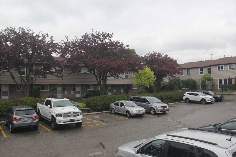 7 - 925 Bayly St, Pickering, L1W1L4 | Image 2