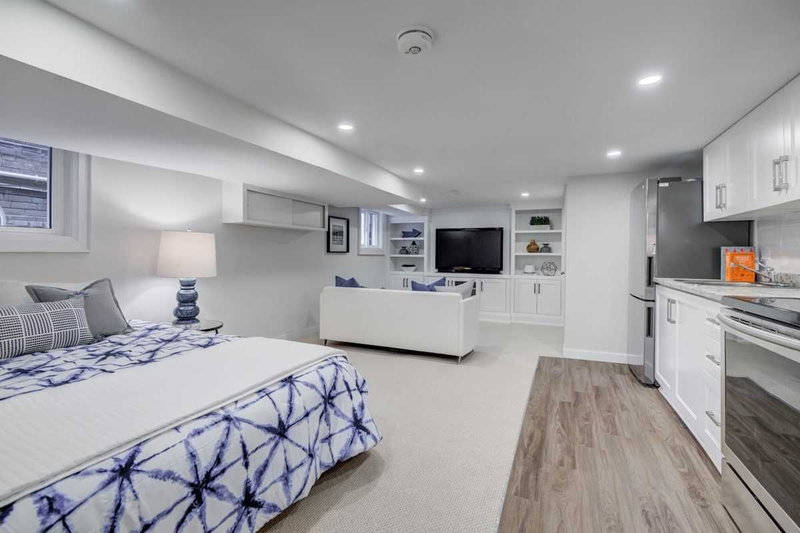 Lower - 301 Wolverleigh Blvd, Toronto, M4C1S5 | Image 2