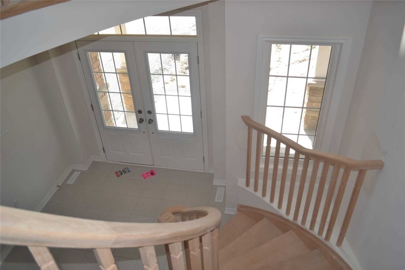 23 Terry Cres, Clarington, L1C 3K2 | Image 2