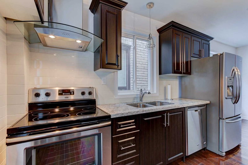 Upper - 20 Ashdale Ave, Toronto, M4L2Y7 | Image 3