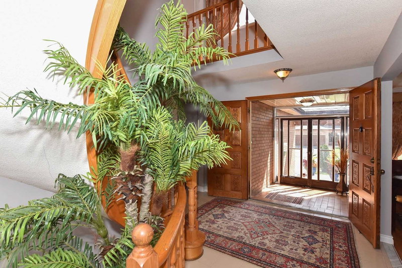 2 Lovel Ave, Toronto, M1B2M5 | Image 3