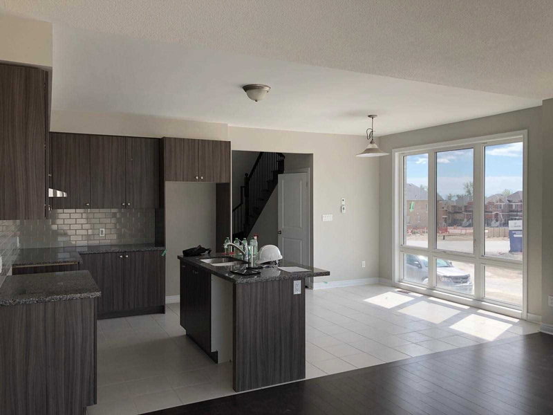 2502 Hibiscus Dr, Pickering, L1X 0G7 | Image 2