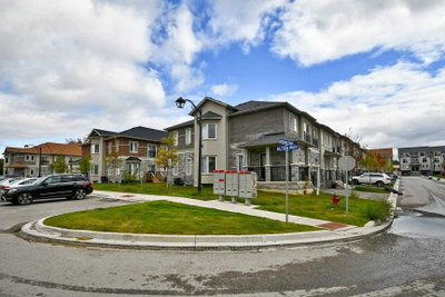 Townhouse sold at 37 Prospect Way, Whitby, Ontario, L1N0L4 - Pringle Creek - MLS: E4590414