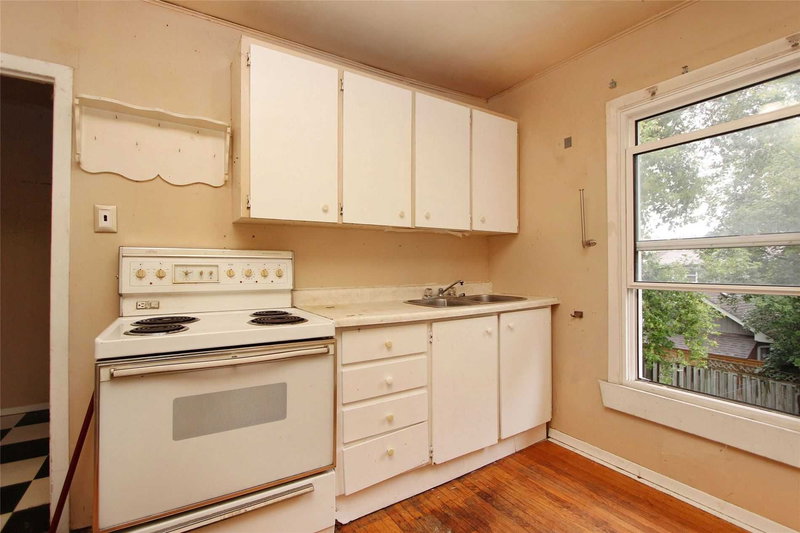 275 Jarvis St, Oshawa, L1G 5K8 | Image 3