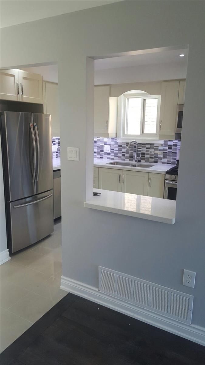 41 Barrett Cres, Ajax, L1T2C8 | Image 2