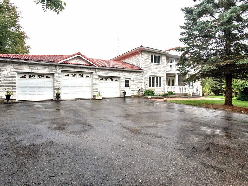 5575 Halls Rd N, Whitby, L1M1S5 | Image 2