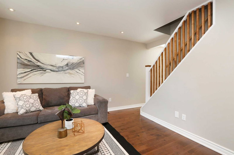 2 Newman Ave, Toronto, M4C5A4 | Image 3