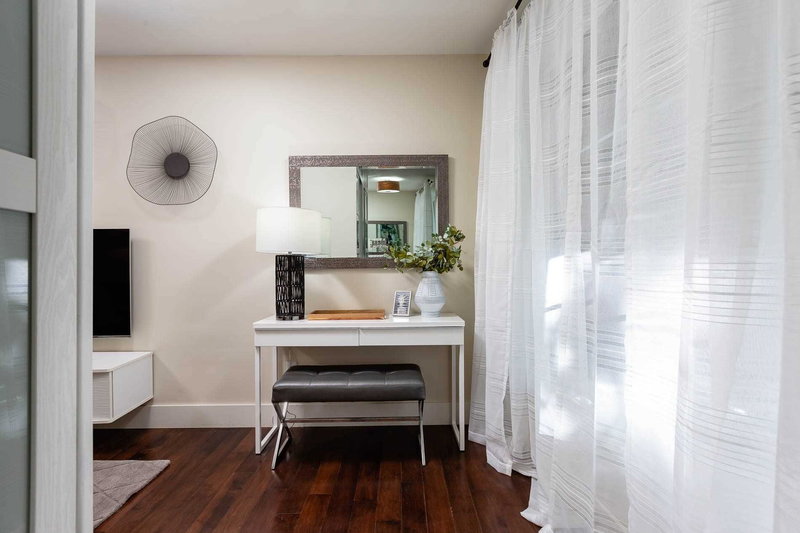 55 Rhodes Ave, Toronto, M4L2Z8 | Image 3