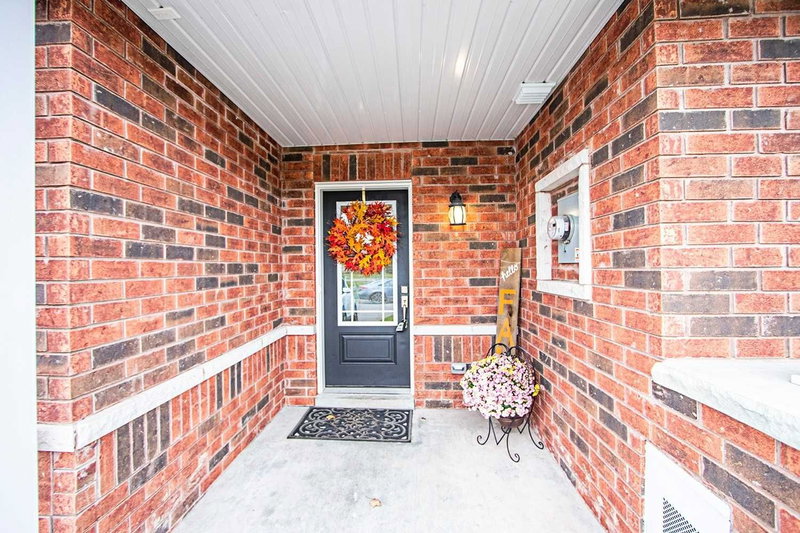 1816 Silverstone Cres, Oshawa, L1K0V6 | Image 2