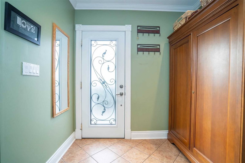 1717 Brock St S, Whitby, L1N4M7 | Image 2