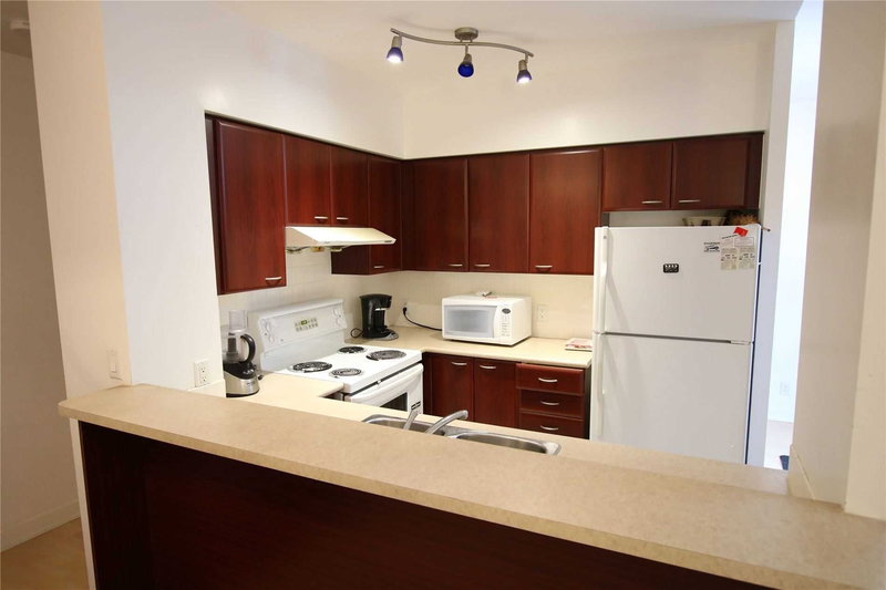 Th120 - 38 Lee Centre Dr, Toronto, M1H3J7 | Image 2