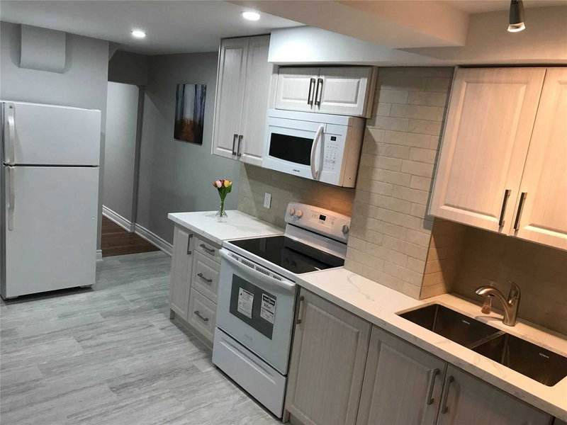 827 Craven Rd, Toronto, M4L2Z7 | Image 3