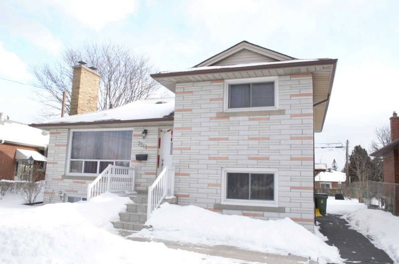 3261 Lawrence Ave E, Toronto, M1H1A5 | Image 2
