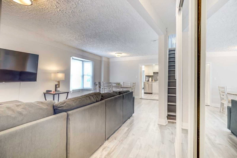 201 Rhodes Ave, Toronto, M4L3A2 | Image 3