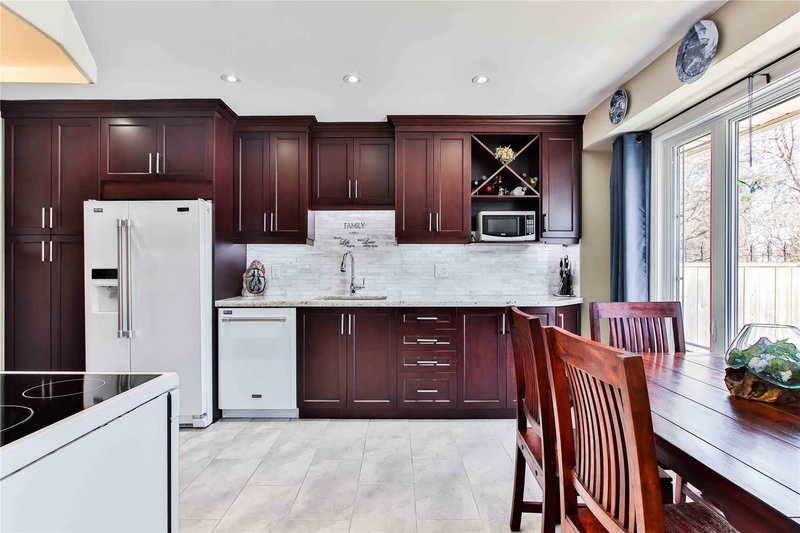 318 Rondeau Crt, Oshawa, L1J6N4 | Image 2