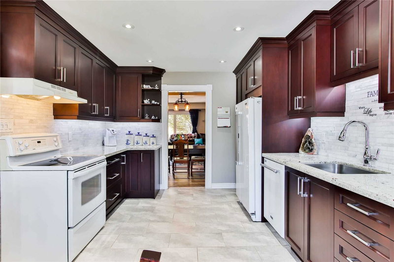 318 Rondeau Crt, Oshawa, L1J6N4 | Image 3