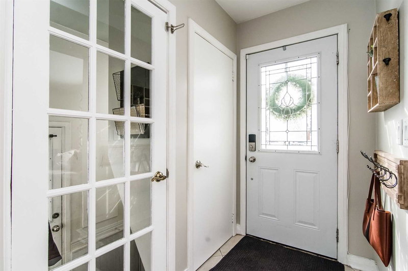 991 Hortop St, Oshawa, L1G4P4 | Image 2