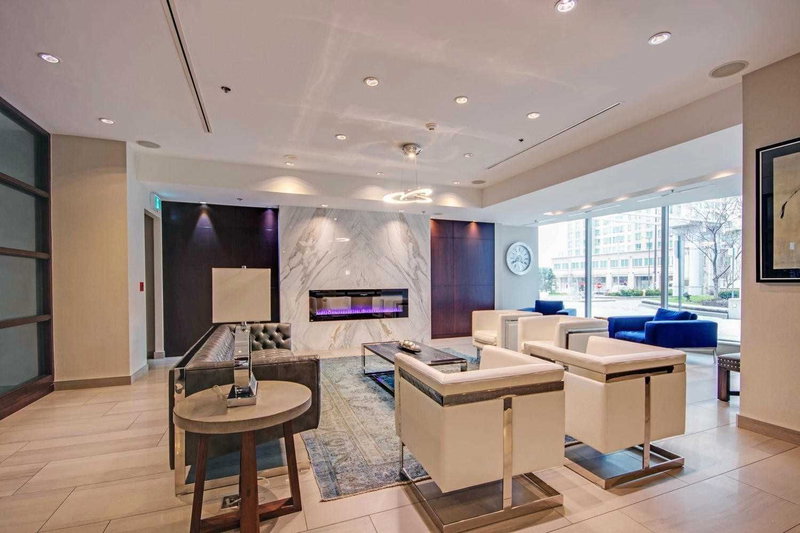 Th122 - 38 Lee Centre Dr, Toronto, M1H3J7 | Image 2