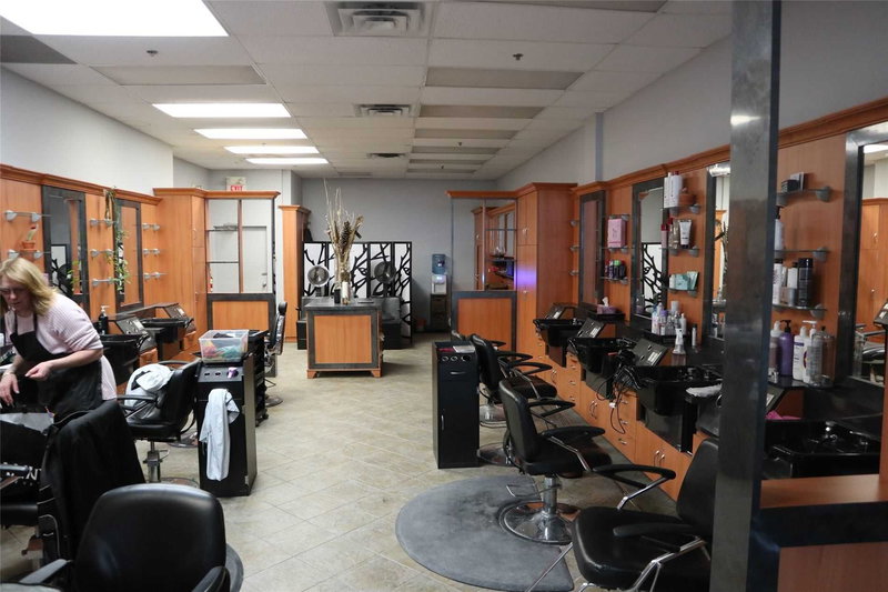 A1102 - 243 King St E, Clarington, L1C3X1 | Image 2