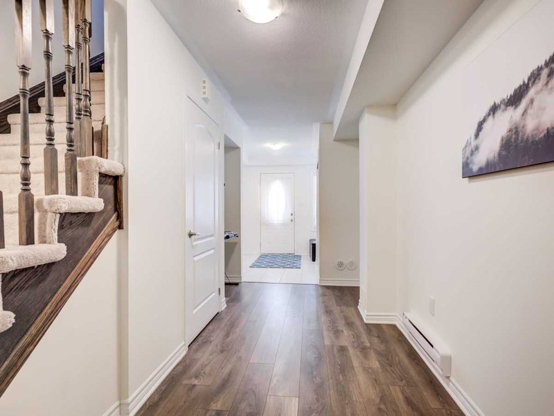 1062 Clipper Lane, Pickering, L1X 2R2 | Image 3