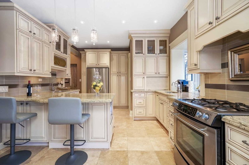 305 Trent St W, Whitby, L1N1M3 | Image 3