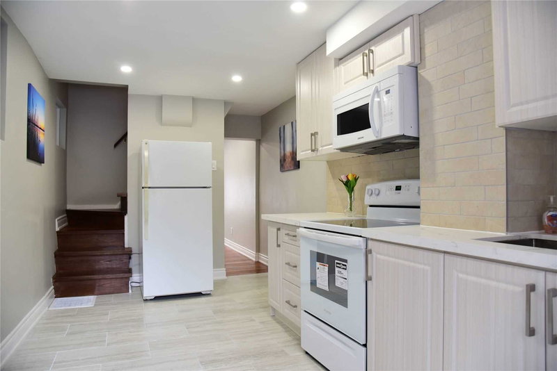 827 Craven Rd, Toronto, M4L2Z7 | Image 3