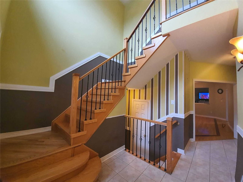 3 Hesham Dr, Whitby, L1M2J9 | Image 3