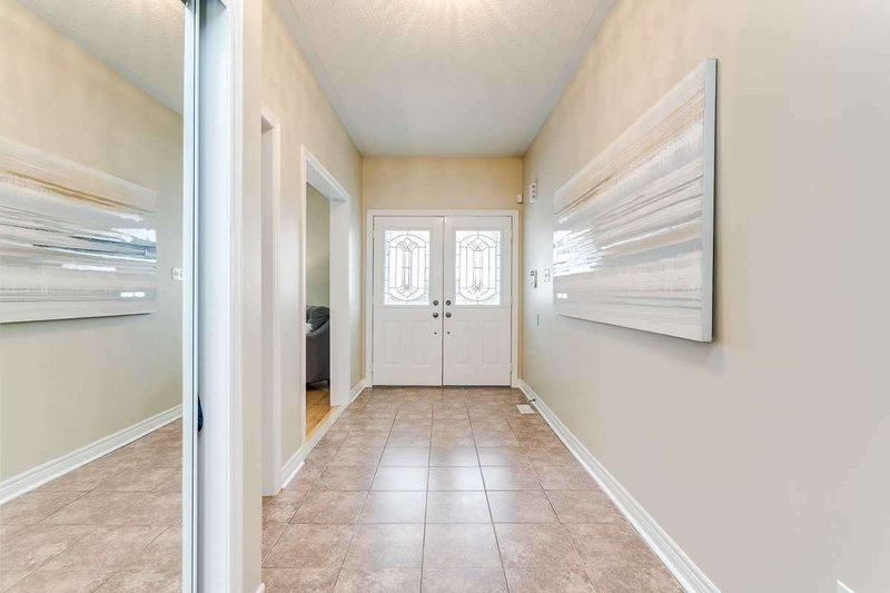 373 Carnwith Dr E, Whitby, L1M2M1 | Image 3