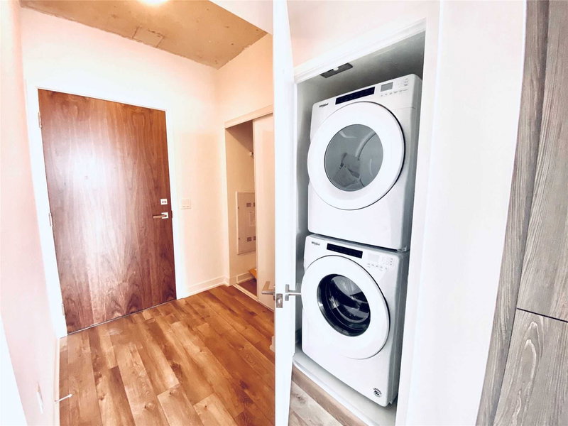 1023 - 30 Baseball Pl, Toronto, M4M0E8 | Image 3