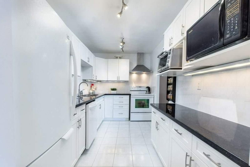 612 - 4062 Lawrence Ave E, Toronto, M1E4V5 | Image 2