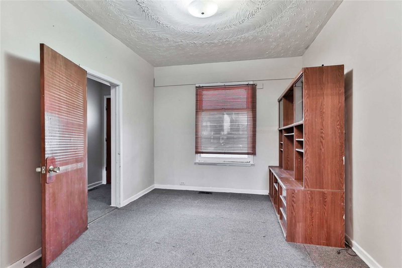 21 Shudell Ave, Toronto, M4J1C5 | Image 2