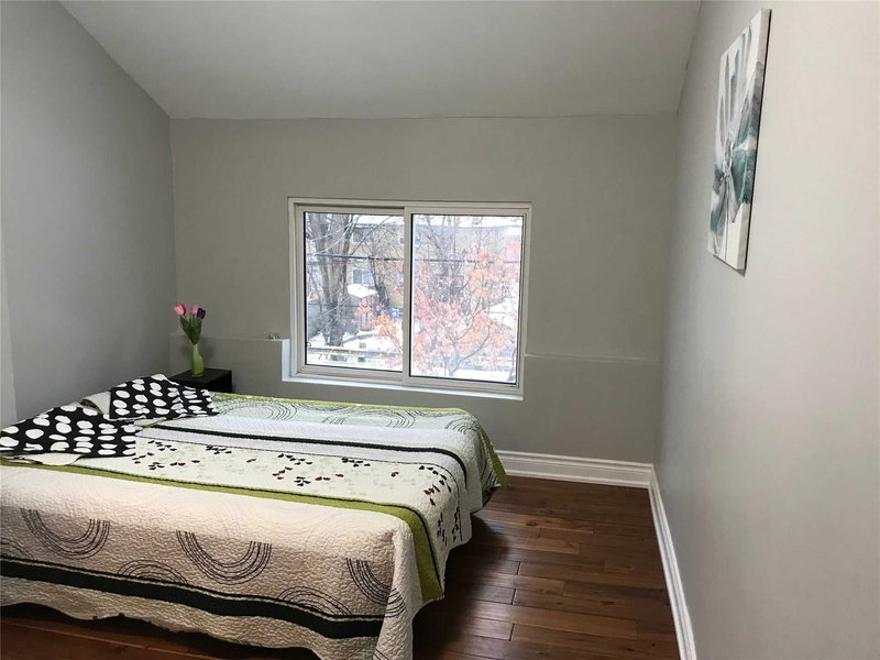 827 Craven Rd, Toronto, M4L2Z7 | Image 3