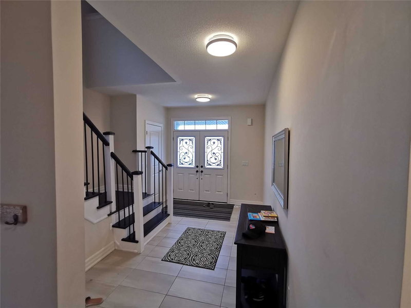 23 Purdy Pl, Clarington, L1C0V2 | Image 2