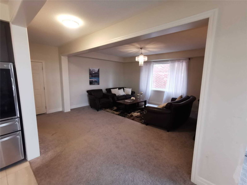 23 Purdy Pl, Clarington, L1C0V2 | Image 3