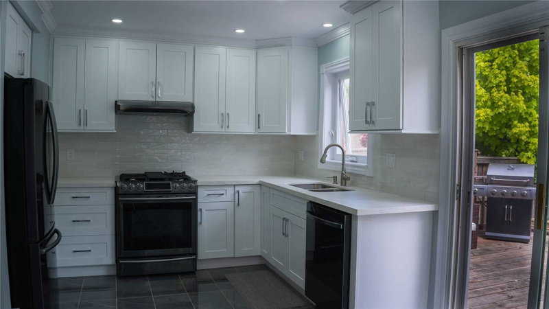 15 Stockbridge Cres, Ajax, L1T2H2 | Image 3