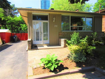 Detached House sold at 28 Aspendale Drive, Toronto, Ontario, M1P4J6 - Bendale - MLS: E4791651