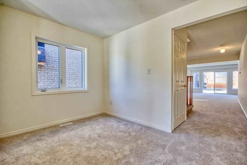 39 Barnfield Cres, Ajax, L1Z 0T3 | Image 3