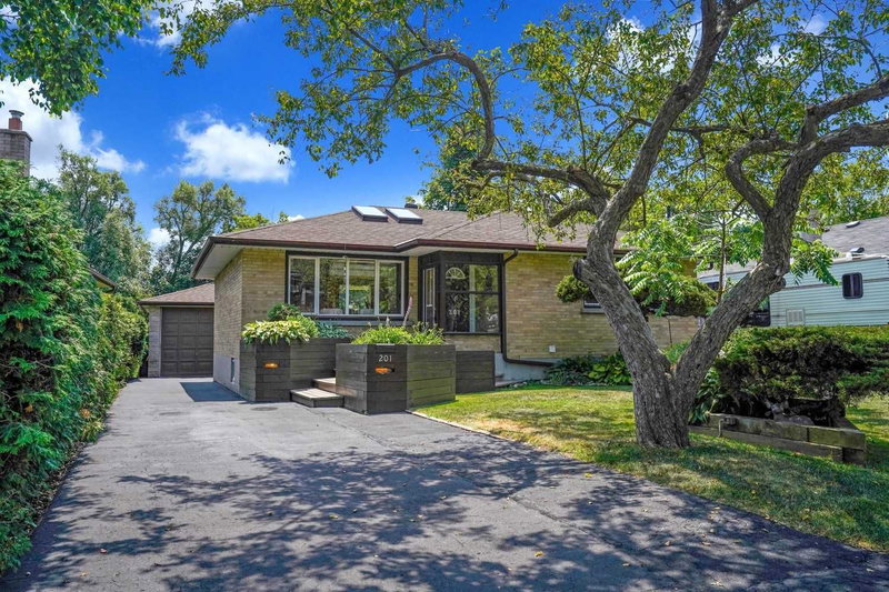 201 Southlawn Ave, Oshawa, L1H3Y5 | Image 2
