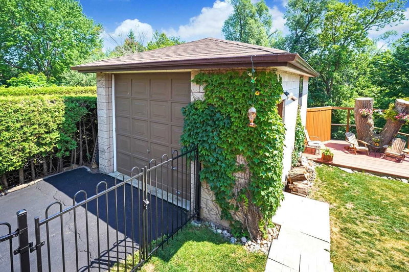 201 Southlawn Ave, Oshawa, L1H3Y5 | Image 3