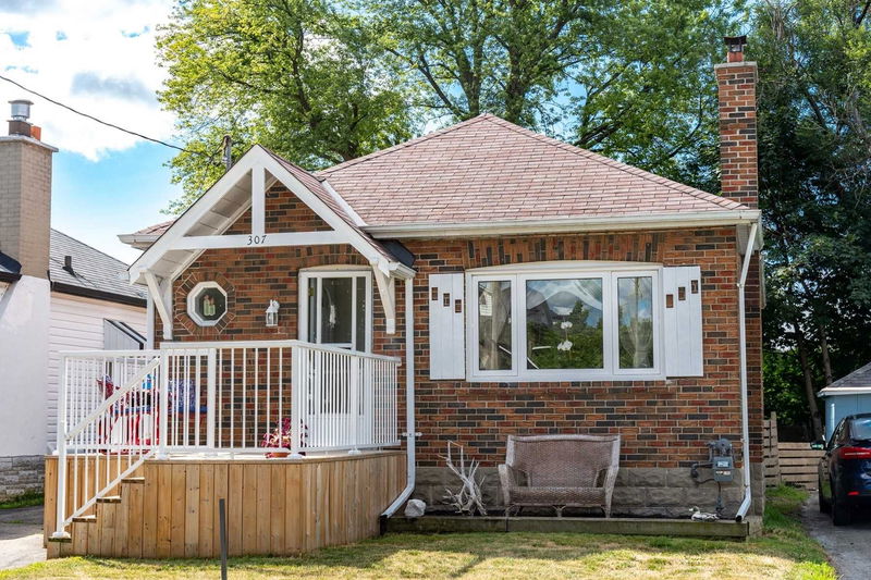 307 Gliddon Ave, Oshawa - Central image-0-0